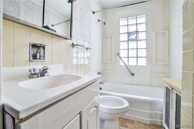 8 Midvale Avenue, Buffalo, NY 14215