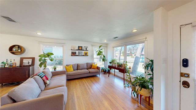 900 Treasure Road, Garland, TX 75041