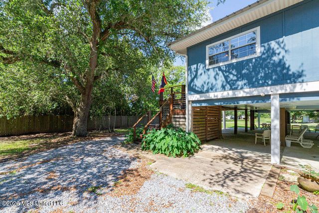 811 View Street, Waveland, MS 39576