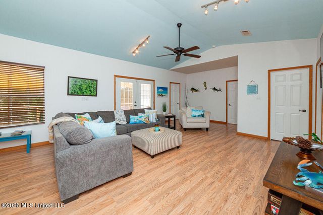 811 View Street, Waveland, MS 39576