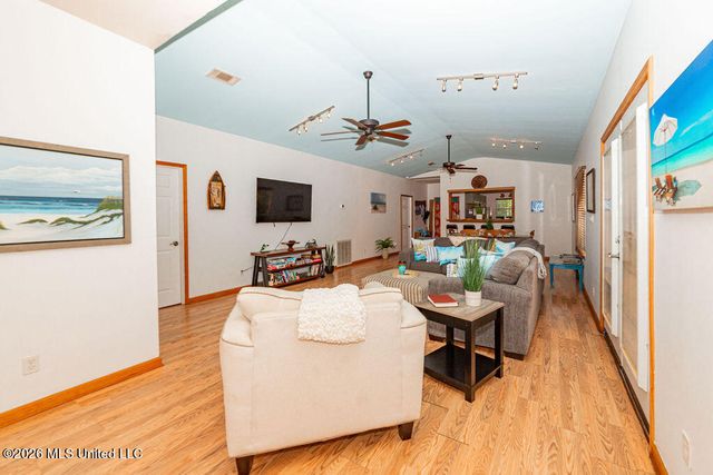 811 View Street, Waveland, MS 39576