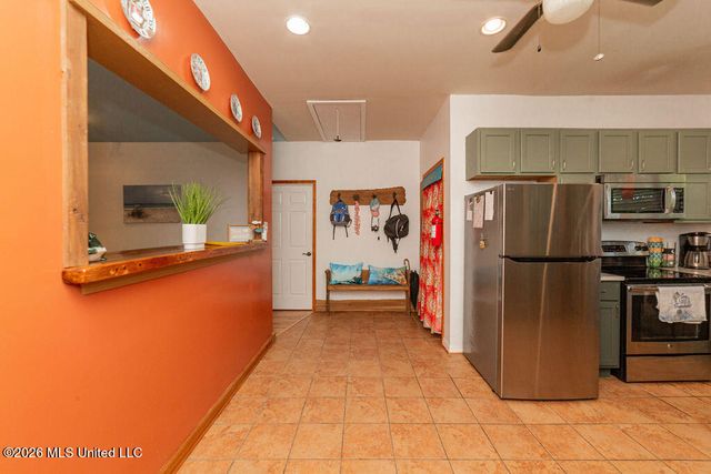 811 View Street, Waveland, MS 39576