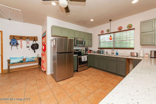 811 View Street, Waveland, MS 39576