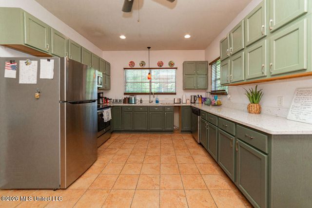 811 View Street, Waveland, MS 39576