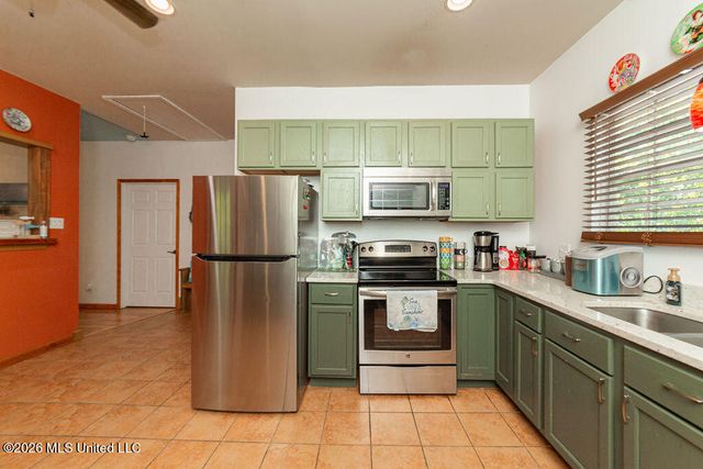 811 View Street, Waveland, MS 39576