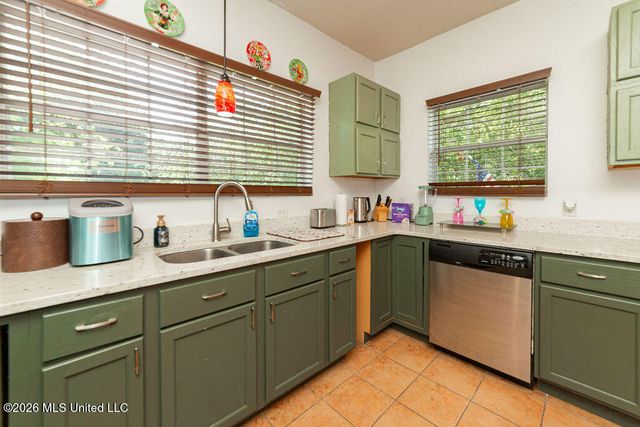 811 View Street, Waveland, MS 39576