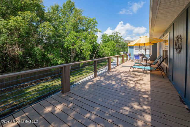 811 View Street, Waveland, MS 39576