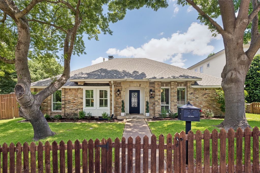 7718 Arborside Drive, Dallas, TX 75231