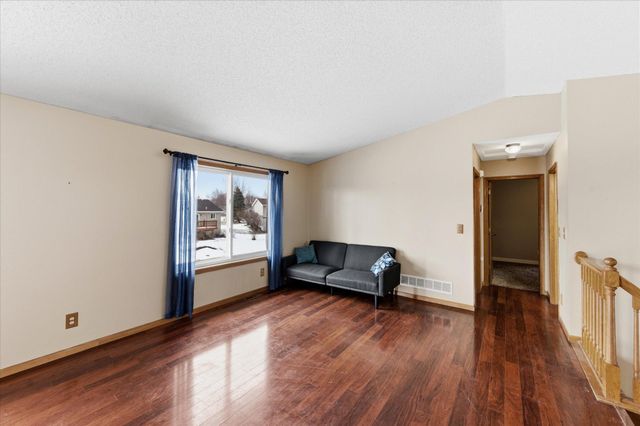 505 5th Avenue Court SW, Isanti, MN 55040