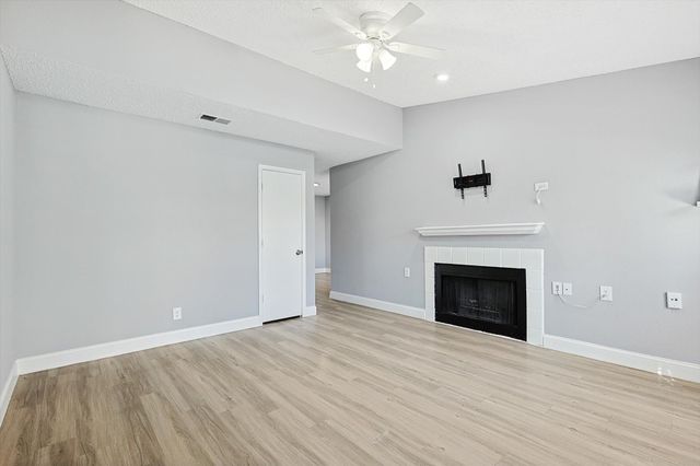 9607 Walnut Street 11203, Dallas, TX 75243