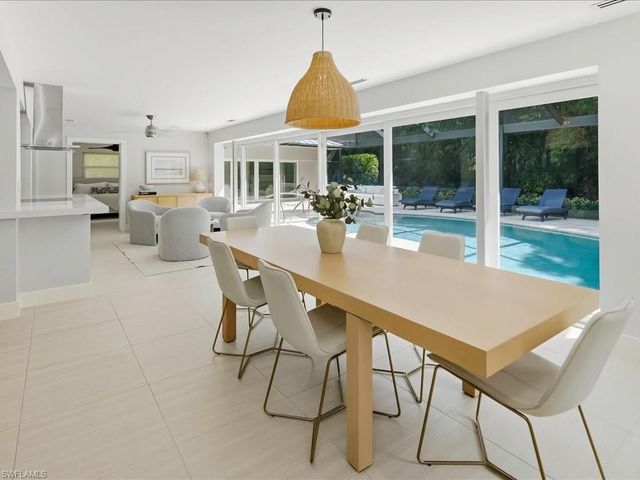 1390 Mandarin RD, Naples, FL 34102