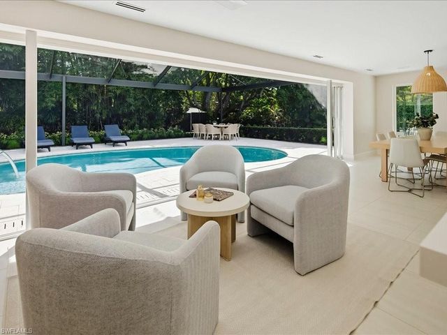 1390 Mandarin RD, Naples, FL 34102