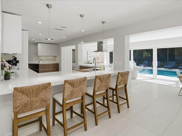 1390 Mandarin RD, Naples, FL 34102