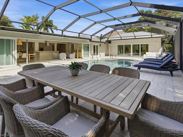 1390 Mandarin RD, Naples, FL 34102