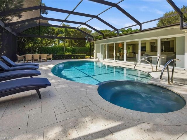 1390 Mandarin RD, Naples, FL 34102