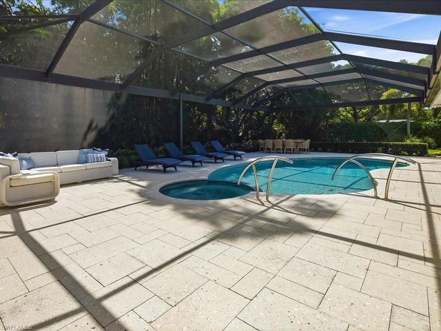 1390 Mandarin RD, Naples, FL 34102
