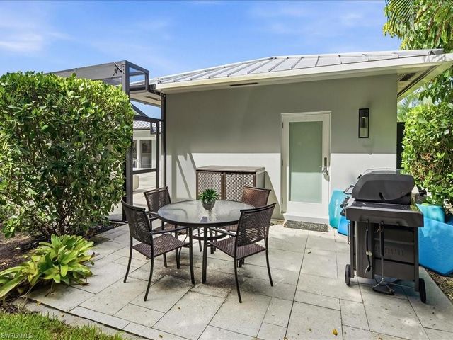 1390 Mandarin RD, Naples, FL 34102