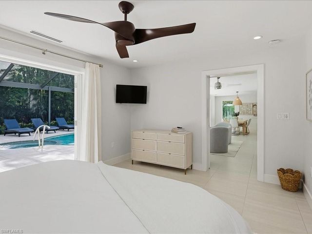 1390 Mandarin RD, Naples, FL 34102