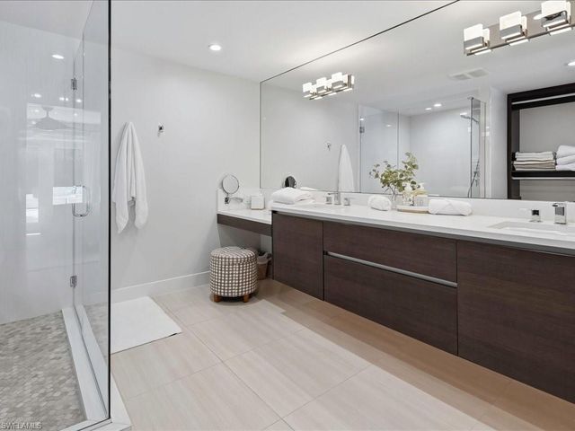 1390 Mandarin RD, Naples, FL 34102