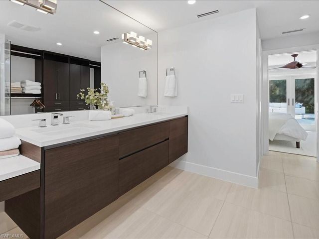 1390 Mandarin RD, Naples, FL 34102