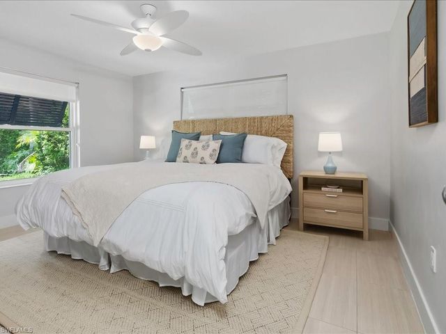 1390 Mandarin RD, Naples, FL 34102
