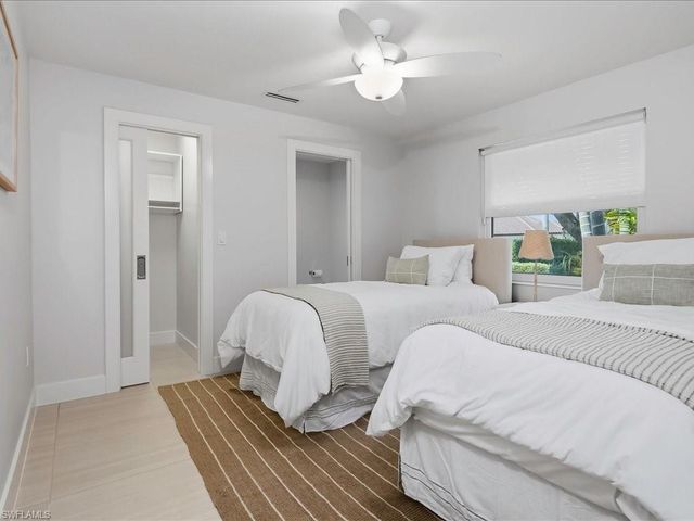 1390 Mandarin RD, Naples, FL 34102