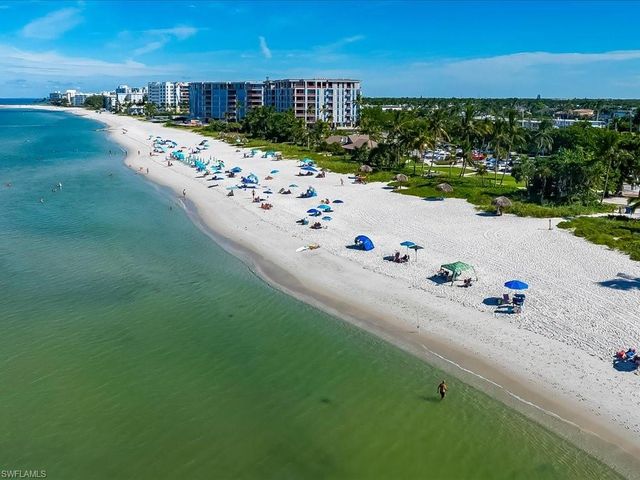 1390 Mandarin RD, Naples, FL 34102