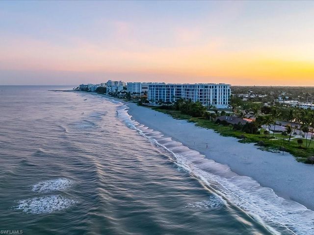 1390 Mandarin RD, Naples, FL 34102