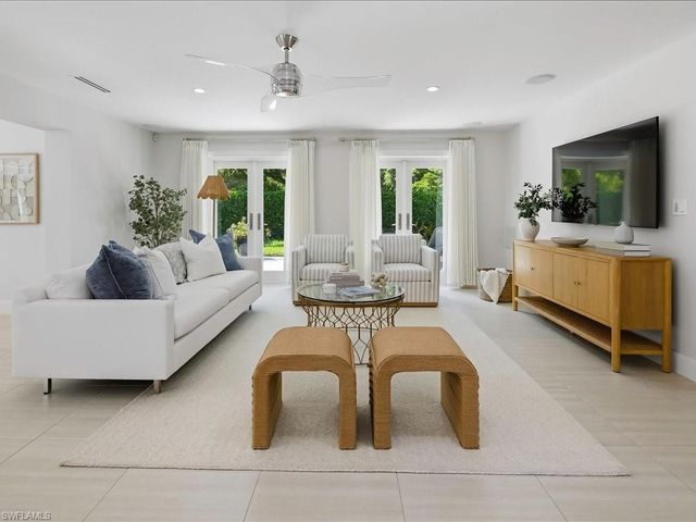 1390 Mandarin RD, Naples, FL 34102