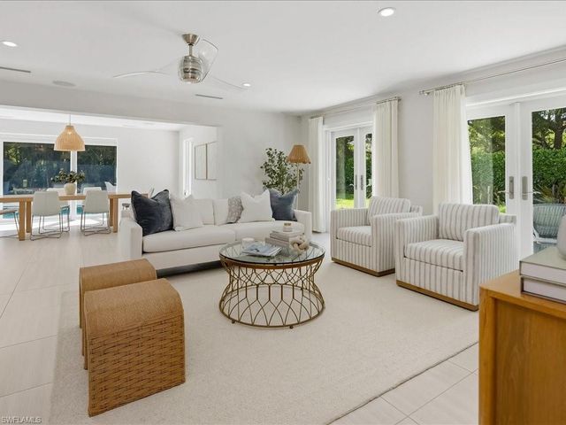 1390 Mandarin RD, Naples, FL 34102