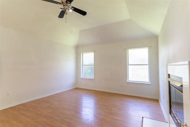 492 Shade Tree Circle, Hurst, TX 76054