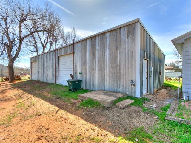 1408 N Douglas Boulevard, Midwest City, OK 73130