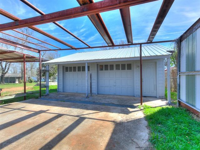 1408 N Douglas Boulevard, Midwest City, OK 73130