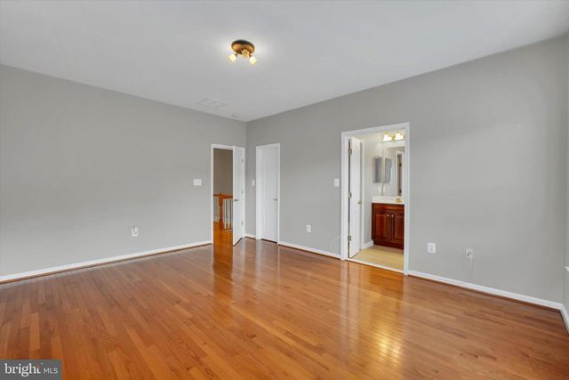 4579 DERRING LN, Fairfax, VA 22030