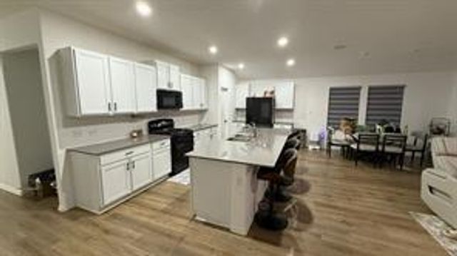 1917 Guntersville BND, Leander, TX 78641