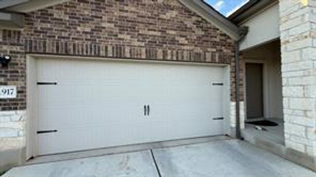 1917 Guntersville BND, Leander, TX 78641