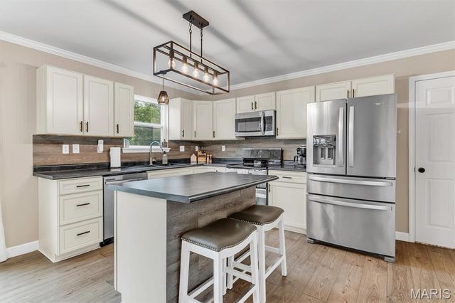 524 Great Oaks Meadow Drive, Wentzville, MO 63385