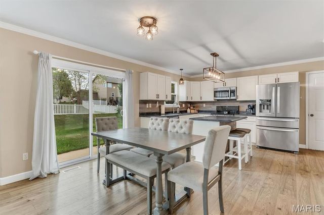 524 Great Oaks Meadow Drive, Wentzville, MO 63385