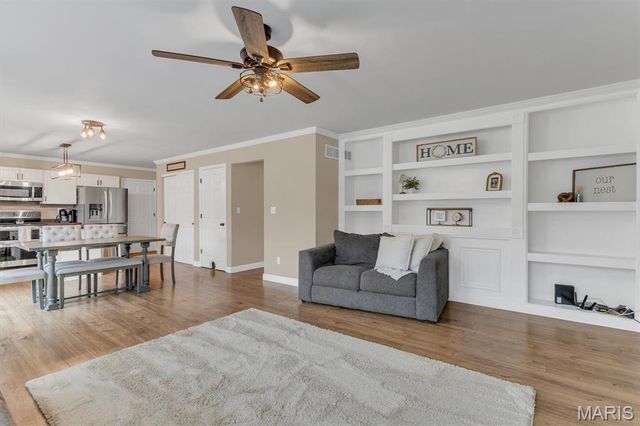 524 Great Oaks Meadow Drive, Wentzville, MO 63385