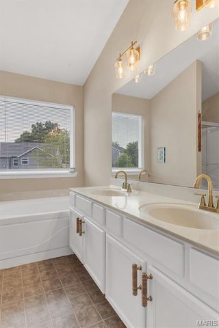 524 Great Oaks Meadow Drive, Wentzville, MO 63385