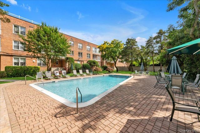 1390 Broadway 222, Hewlett, NY 11557