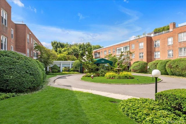 1390 Broadway 222, Hewlett, NY 11557