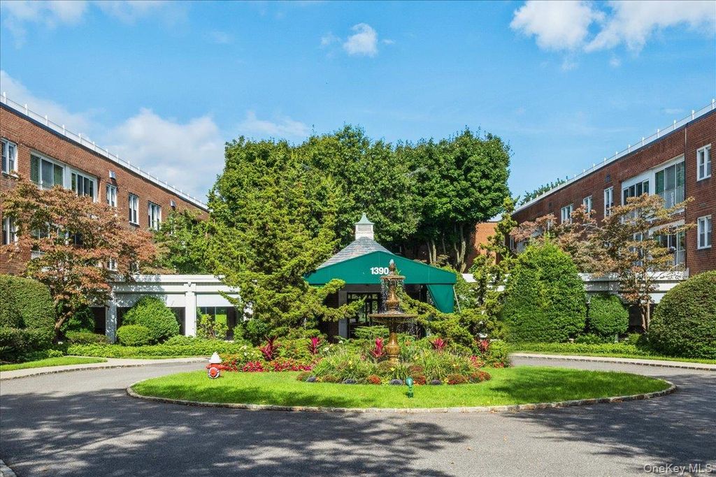 1390 Broadway 222, Hewlett, NY 11557