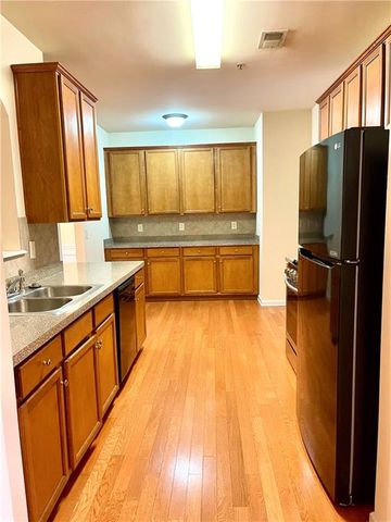 981 BROWNSTONE Lane 17, Marietta, GA 30008