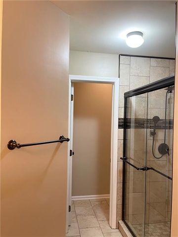 981 BROWNSTONE Lane 17, Marietta, GA 30008