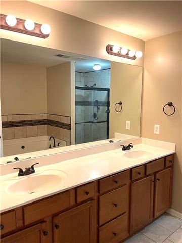 981 BROWNSTONE Lane 17, Marietta, GA 30008