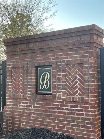 981 BROWNSTONE Lane 17, Marietta, GA 30008