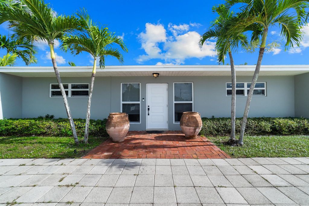 9356 Bloomfield Drive, Palm Beach Gardens, FL 33410