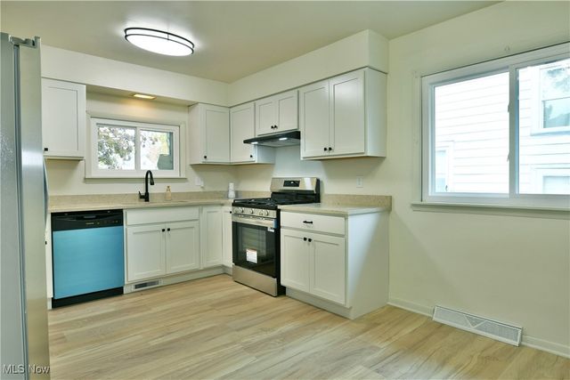 1524 Vernon Avenue NW, Warren, OH 44483