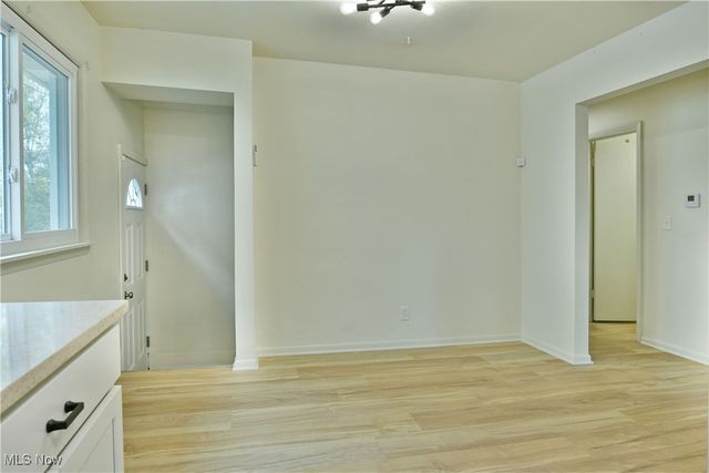 1524 Vernon Avenue NW, Warren, OH 44483